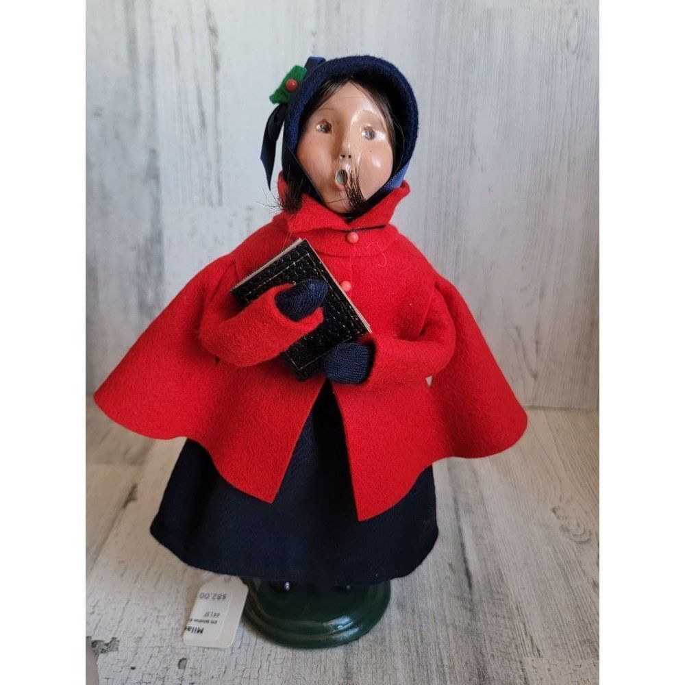 Byers’ Choice Holy Bible red coat girl Salvation Army caroler Xmas‎ figure